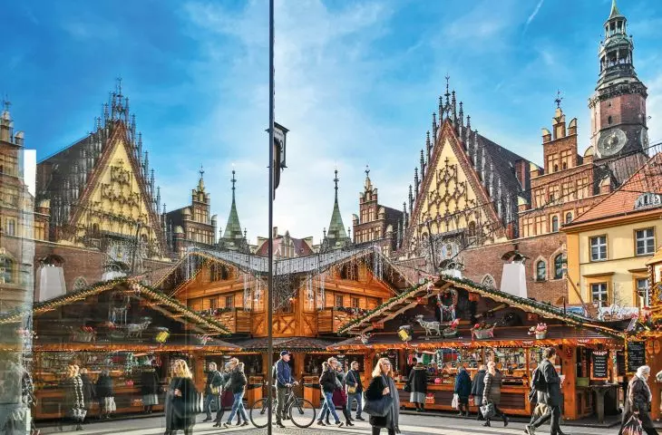 wrocławski rynek przebija wszystko w czasie Jarmarku Bożonarodzeniowego, jego jakość i styl pokazują, że gen kulturowy skutecznie przeskoczył z dawnych mieszkańców Wrocławia na nowych