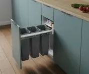 Firma REJS jest jednym z wiodących producentów i dystrybutorów akcesoriów i komponentów meblowych, działających na rynku polskim