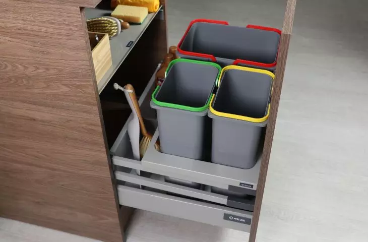 REJS company is one of the leading manufacturers and distributors of furniture accessories and components, operating on the Polish market