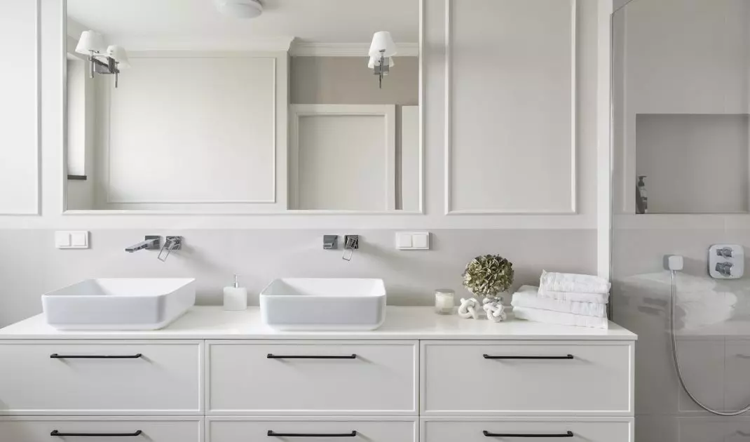 Owners' bathroom