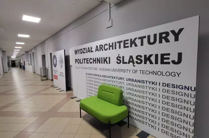 Wyremontowano także hol