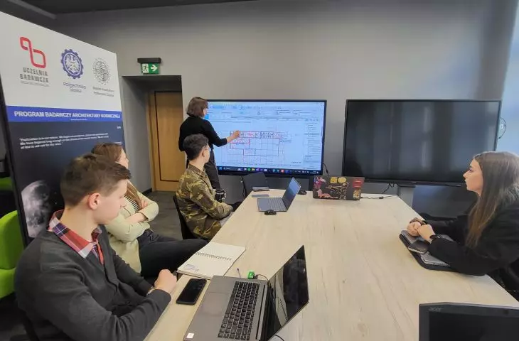 Multimedialne tablice pomagają w wykładach