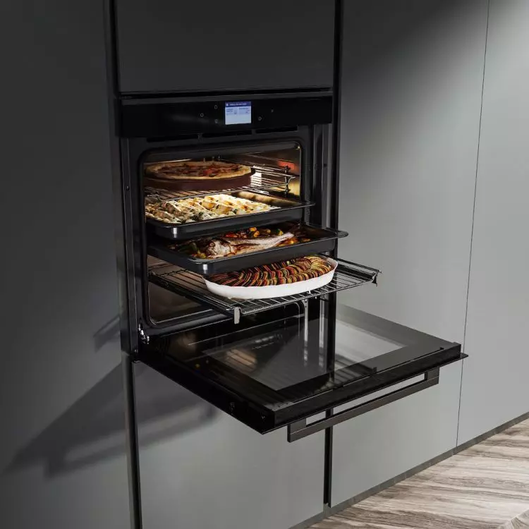 Modern ovens allow you to bake several dishes at the same time 