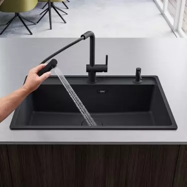 Pull-out spout promotes savings 