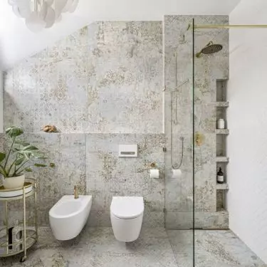 Owners' bathroom