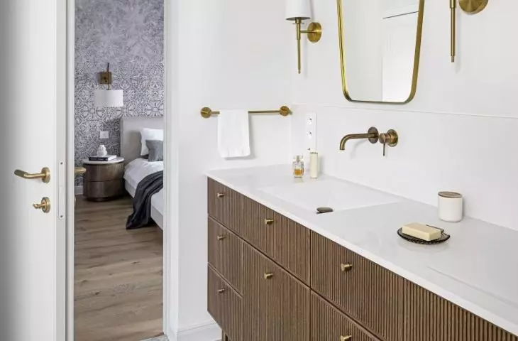 Mediterranean style bathroom
