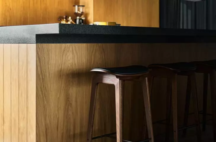 Kitchen island with bar function