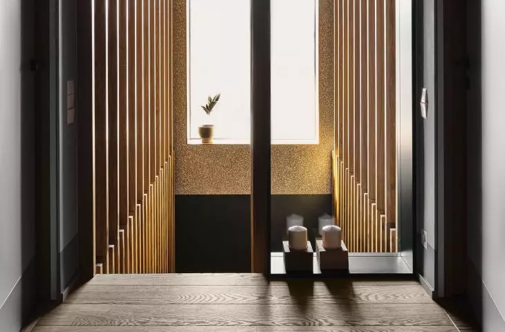 Upper corridor