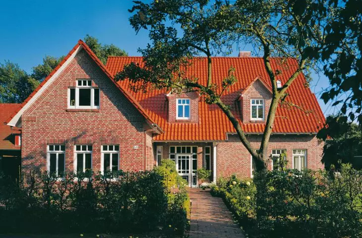 Klasyczne dachówki ceramiczne