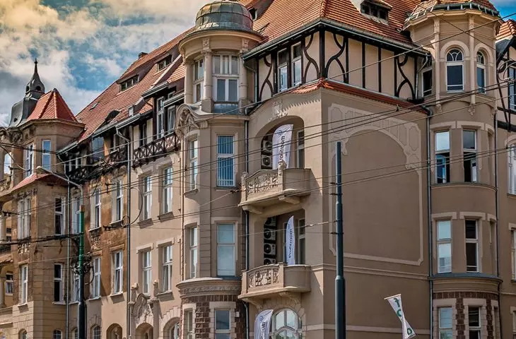 Until recently, Jeżyce was a suburban village; the city absorbed it only in 1900 and built it up with elegant, often luxurious architecture
