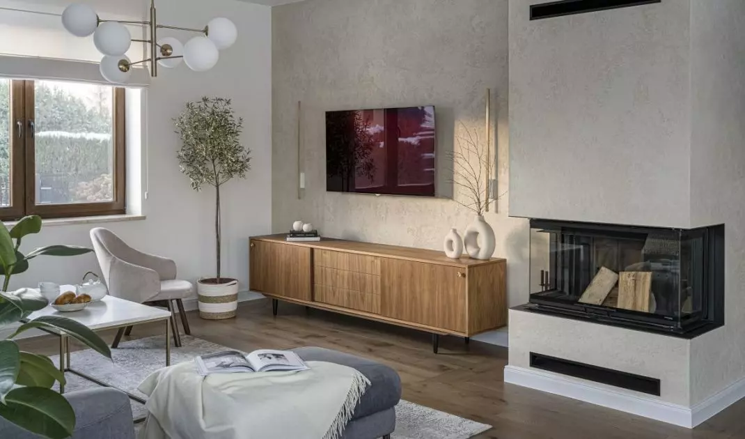 Living room with a decorative wall 