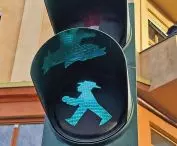 kultowy NRD-owski Ampelmännchen, w skrócie Ampelmann, proj.: Karl Peglau