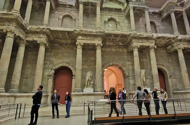 Muzeum Pergamońskie z bramą rzymską z Miletu — jest efekt WOW!