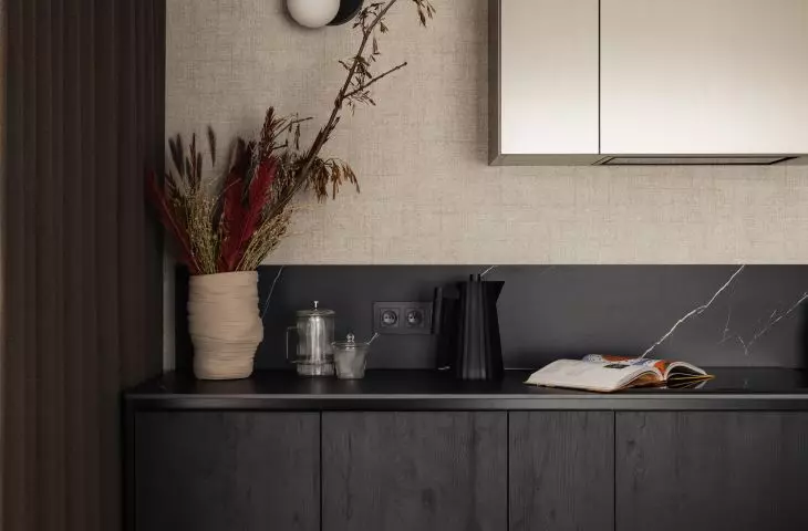 Kitchen in dark colors