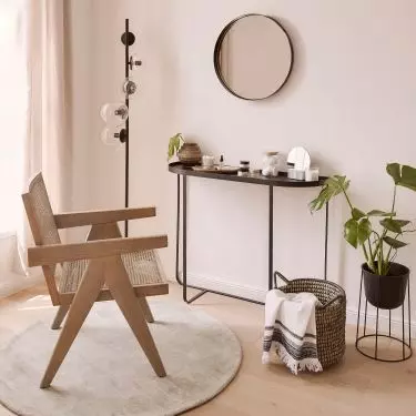 Minimalistyczna toaletka