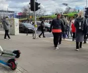 Hulajnogi zostawiane są w silnie uczęszczanych punktach przesiadkowych