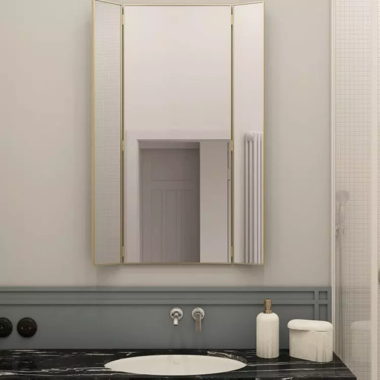 Spacious bathroom 