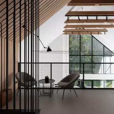 The interior is bright thanks to large glazing