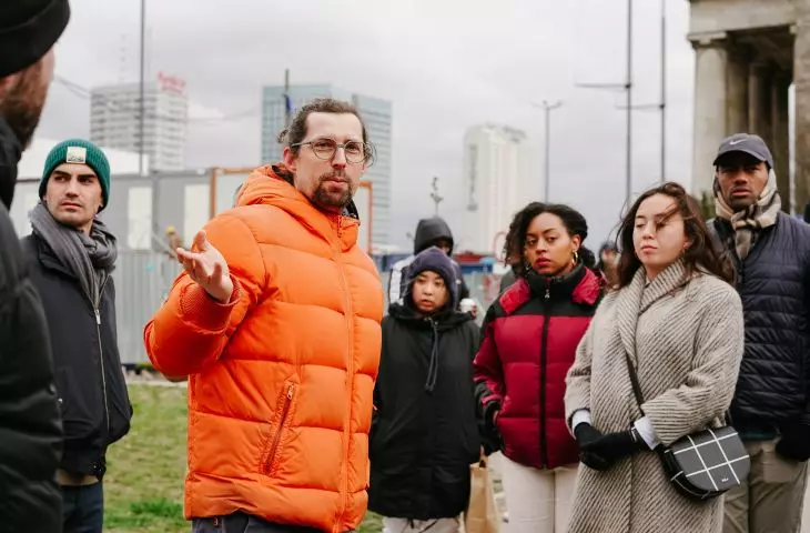 Maciej Frąckowiak oprowadza po Woli