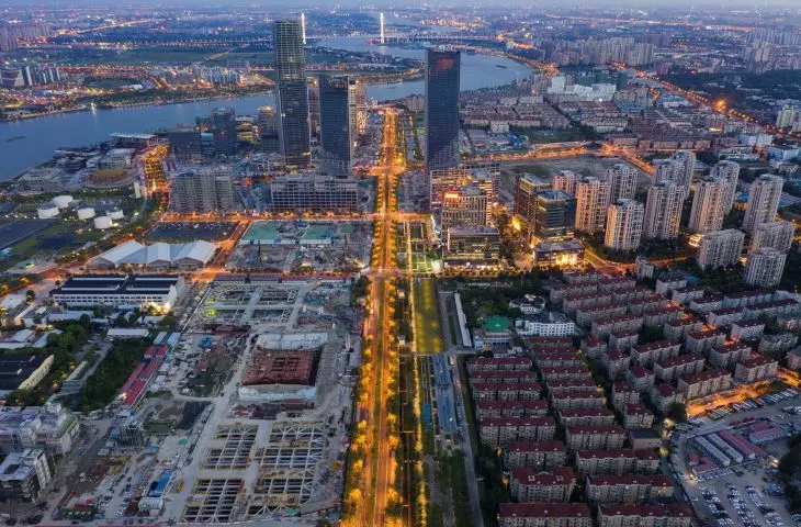 the total length of the park is 1814 meters, from a human perspective it seems endless; its vastness is best seen from a bird's eye view
