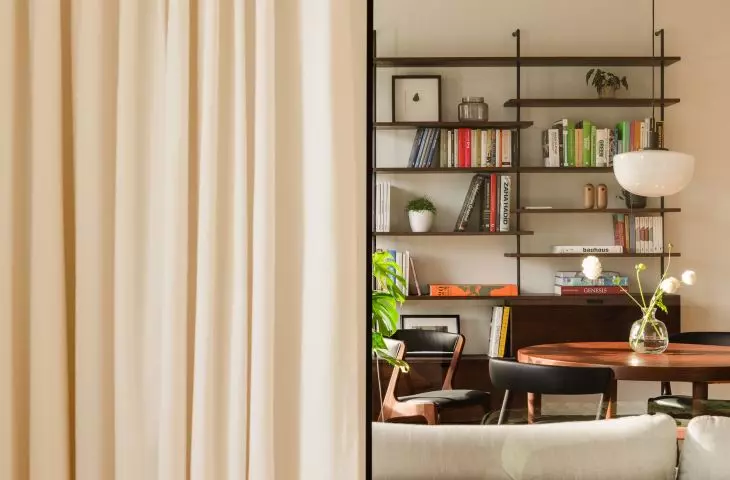 Glazing between the bedroom and the living area