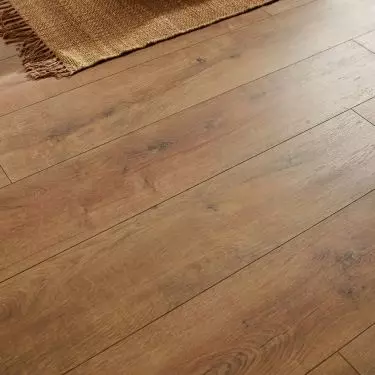 Querra WR waterproof floor panels in the shade of Hadar Oak