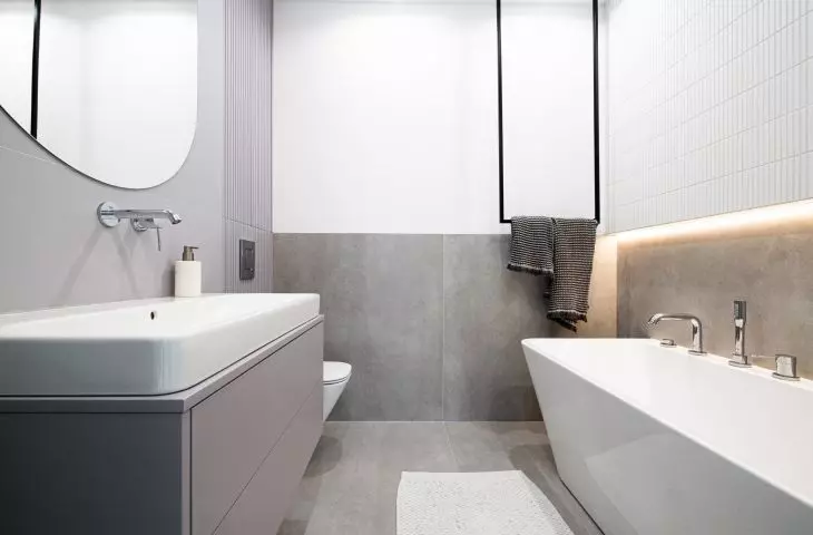 Bathroom in gray