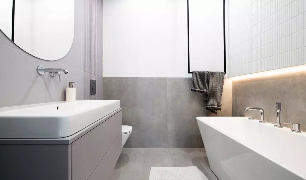Bathroom in gray