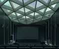Wnętrze sali kinowej z otwieranym dachem