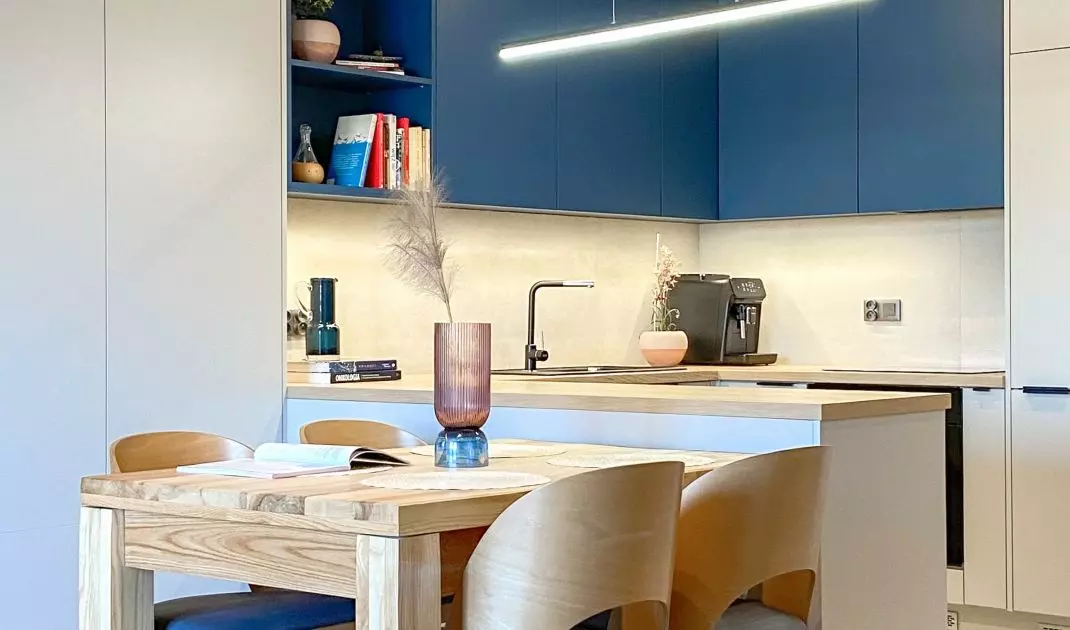 Kitchenette open to living room