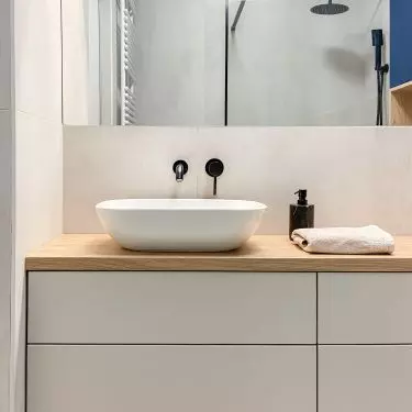 Minimalist cabinets in the bathroom