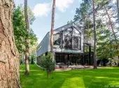U-Directed House