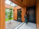 U-Directed House