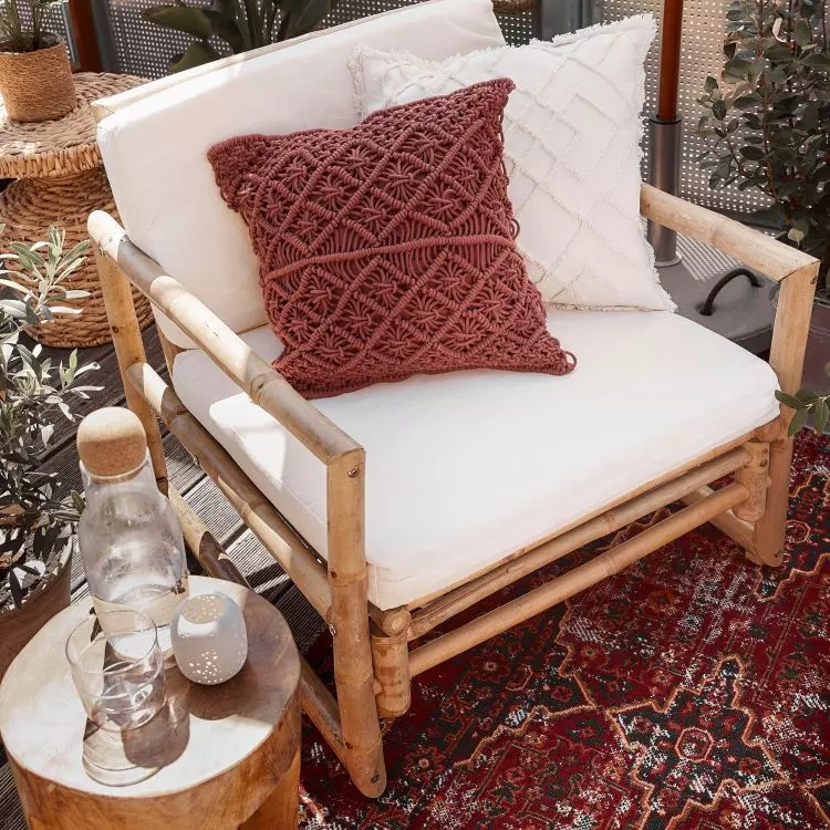 Colors of nature with warm red will create a boho style arrangement