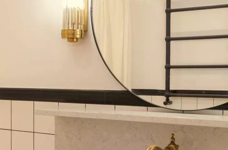 Decorative wall sconces in the bathroom