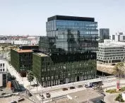 The office building of the Nowy Rynek complex on the corner of Wierzbięcice Street (designed by Medusa Group, completion: 2021)
