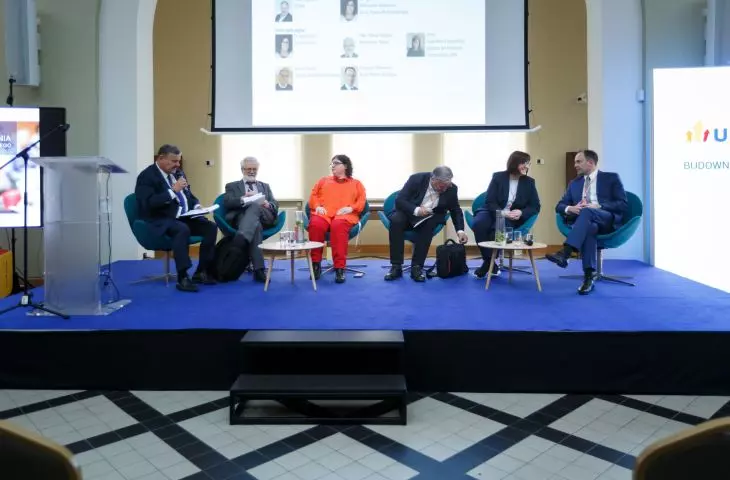 from left: Piotr Legerski, Paweł Kuglarz, Agnieszka Damasiewicz, Janusz Sepioł, Anna Kądziołka-Czupryńska, Grzegorz Stawowy