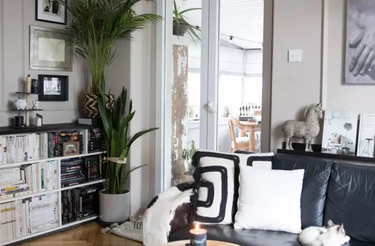 The living room was decorated in the modern classic style 