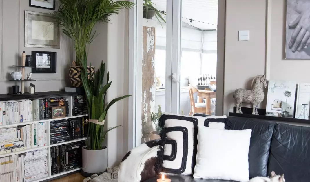 The living room was decorated in the modern classic style 