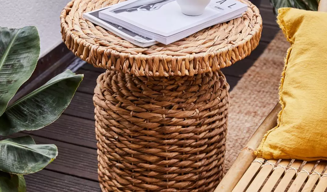 Świetnie sprawdzą się rattan, wiklina i włókno kokosowe