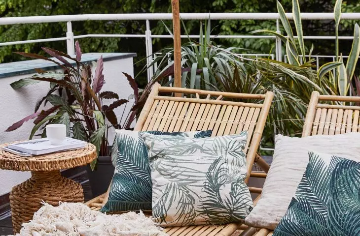 A tropical-style balcony will be a substitute for an egoztic vacation