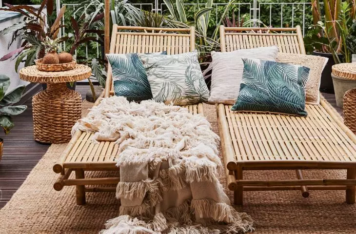 Arranging a balcony in an exotic style