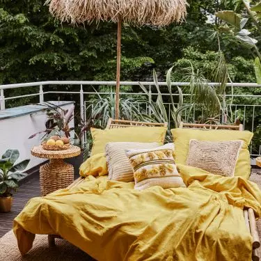 Bright yellow is one of the colors of the exotic color base