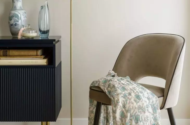 Cabinet with fluted front
