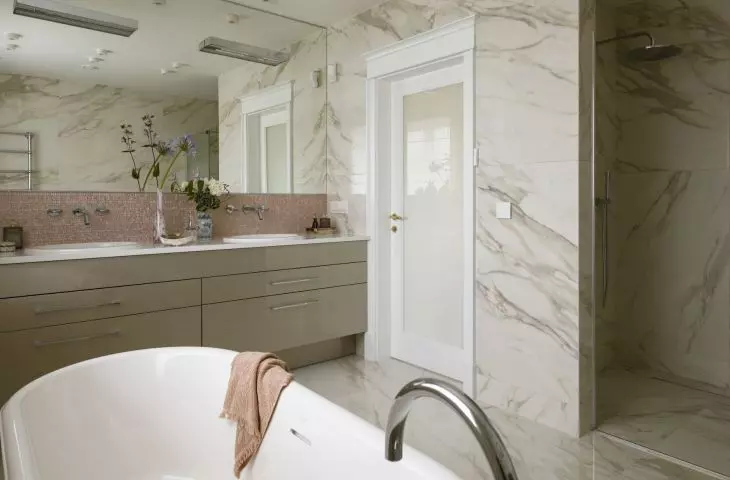 Owners' bathroom