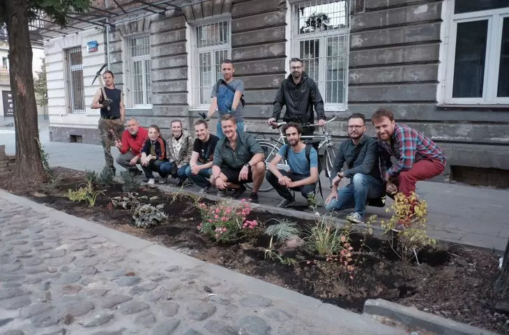Demolition of a section of Stalowa Street in Warsaw carried out by neighbors in September 2020, condition before