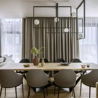 Dining room with original lamp
