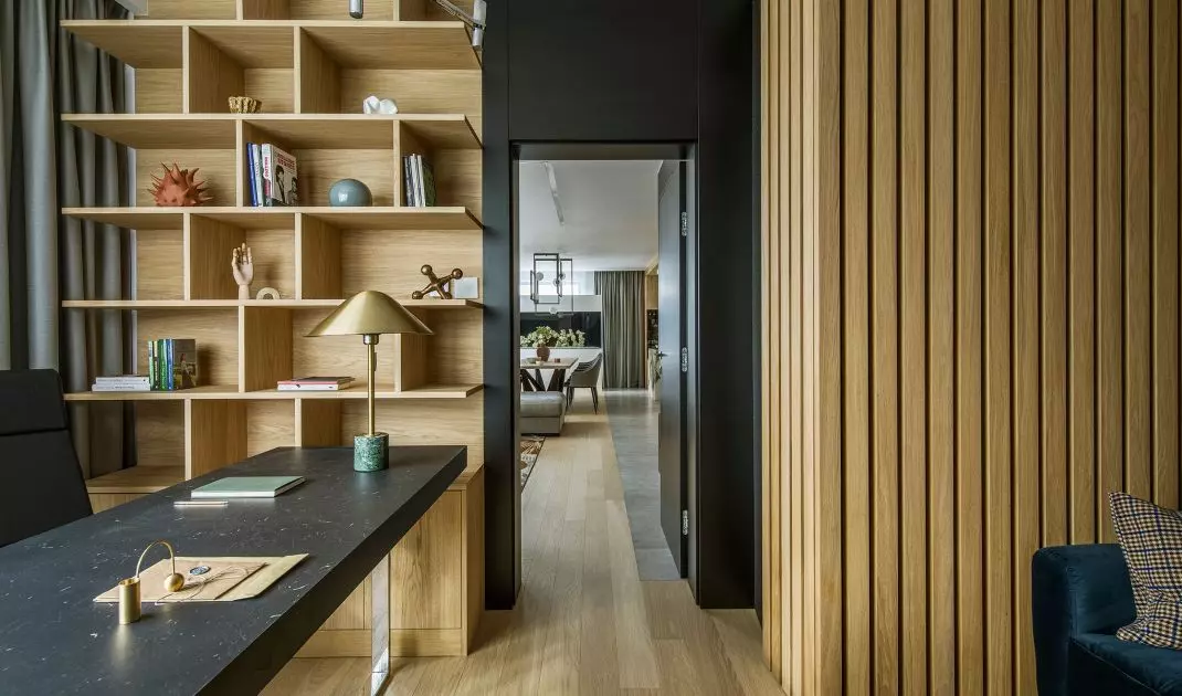 Oak bookcase designed by Martyna Banaszczuk