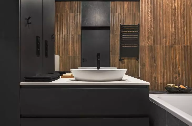 Bathroom with elements of black