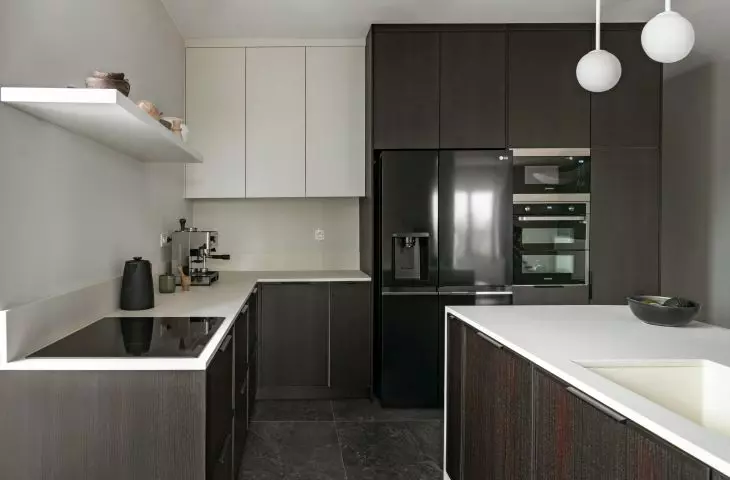 Kitchen in dark colors